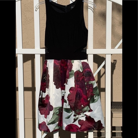 Xscape floral fit and flare dress - Picture 1 of 4